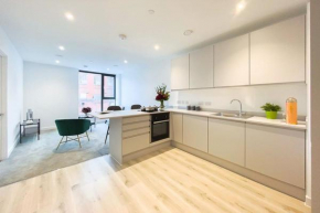 Central Manchester-1BR Apartment-Free Parking-Cinema Room-Rooftop Terrace